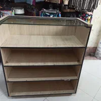 ویترین آهنی دو متری و میز چوبی|دفتر کار|قم, دروازه چوبی|دیوار