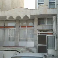 خانه ویلایی در خیابان امام پشت بیمارستان خرمی