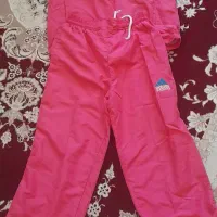 یک دست لباس ورزشی دخترانه