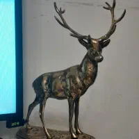 مجسمه گوزن برنجی