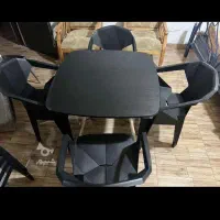 8 تا میز و 32 صندلی سه بعدی برای کافه و رستوران