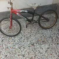 دو عدد دوچرخه ۲۰ و۱۲ نیازبه تعمیر