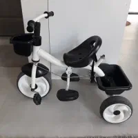 سه چرخه فلزی و موتور
