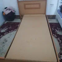 تخت خواب نیازمند به تعمیر