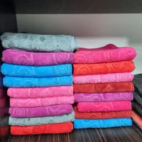 حوله دست و صورت ۱۰۰ تومن