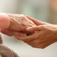 پرستار سالمند و کودک در منزل