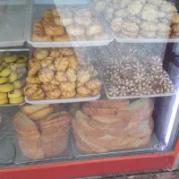 نیازمند شاطر و فروشنده نان فانتزی کوی پیروزی
