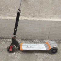 اسکوتر ایتالیایی کمک دار و چراغ دار