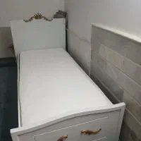 تخت‌وتشک|تشک تختخواب|قم, چهل اختران|دیوار