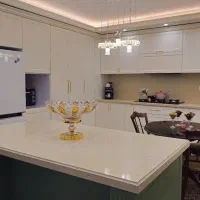 یک نفر کارگر ساده و یک بازنشسته فعال خانم یا اقا