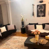 مبل تمیز و نو بدون هیچگونه اسیب