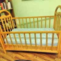 تخت کودک تمام چوب با تشک خوشخواب|تخت و صندلی بچه|آبادان, |دیوار