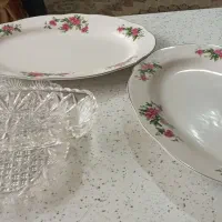 سرویس طرح عینکی بلورفرانسه ودیس چینی گل سرخ وبلور|ظروف سرو و پذیرایی|تهران, علم و صنعت|دیوار