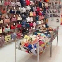 فروشنده خانم