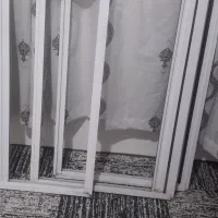 توری پلیسه پنجره