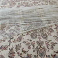 آیینه شمعدان  پرده تور و کاناپه