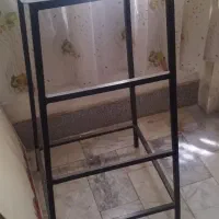 چهار پایه آهنی