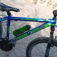 دوچرخه|دوچرخه، اسکیت، اسکوتر|خزل, |دیوار