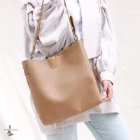 کیف بزرگ دانشجویی