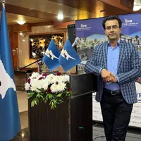 مجری گوینده شومن همایش سمینار قرعه کشی افتتاحیه|گردهمایی و همایش|اصفهان, نقش جهان|دیوار