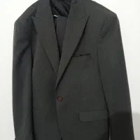 کت و شلوار و دو عدد بشت تمیز