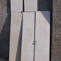 در کمد دیواری