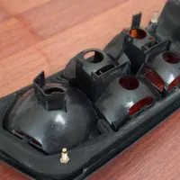 چراغ خطر عقب ۴۰۵ فابریک روی ماشین|قطعات یدکی و لوازم جانبی|سنندج, |دیوار