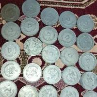 تعدادی سکه قدیمی فروشی
