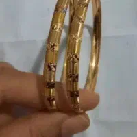 دو عددالنگو ۱۰۰بالای تابلو