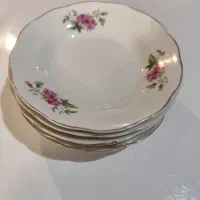 بشقاب و پیش دستی و فسنجان خوری گلسرخی قدیمی|ظروف سرو و پذیرایی|تهران, نیروی هوایی (پیروزی)|دیوار