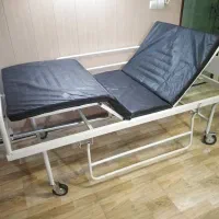 تخت بیمارستانی سه شکن با تشک و تشک مواج