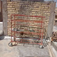 طبقه اهنی چرخ دارفروشی