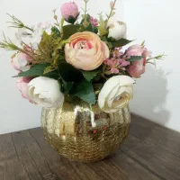 گل وگلدان