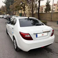 دنا پلاس ۶ سرعته دنده‌ با رینگ در حد صفر|خودرو سواری و وانت|اصفهان, احمدآباد|دیوار