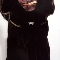 پیراهن مخمل قهوه ای تیره  کارکرره عرض32 قد 63