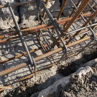 اجرای ۴۰ عدد ستون بتنی با ابزار