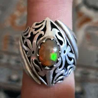 انگشتر اپال