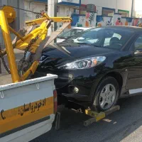 یدک کش امداد خودرو بر جرثقیل یدککش چرخگیر