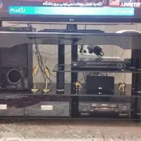 میز شیشه ای سالم بدون خط و خش و شکستگی