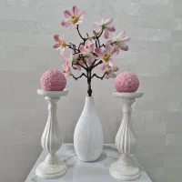 گلدان و شمعدانی