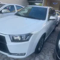 کارگر ساده برای نمایشگاه ماشین