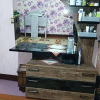 دراور آرایش ۳کشو جادار یک عددکمد وباکس کنارتخت