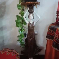 مجسمه کنار سالنی فایبرگلاس