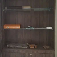 کتابخانه سه طبقه با کمد قفل دار سالم و در حد نو