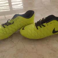 کفش فوتبالی مخصوص چمن