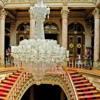 نصب و جابه جا کردن انواع لوستر ایرانی وخارجی