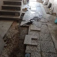 اوسای بنا هستم (سیمانکاری کاشیکاری شیب پشتبام)