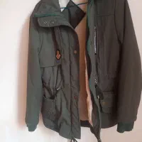 کاپشن|لباس|اهر, |دیوار