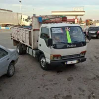 ایسوزو چهار چراغ شش تن