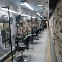 آرایشگر حرفه ای نیازمندیم